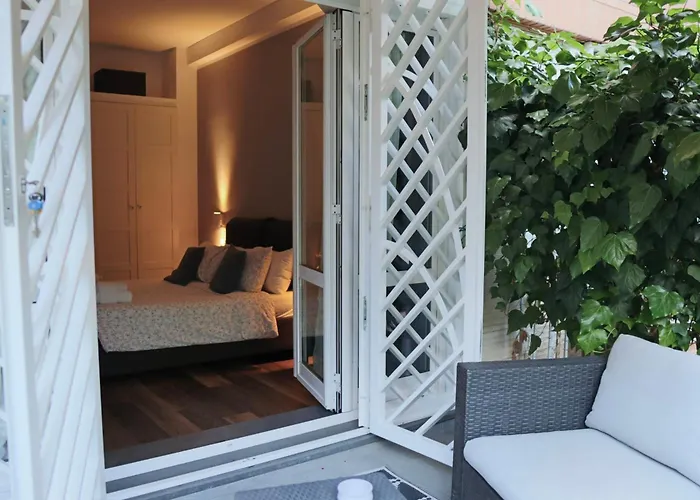 Πανσιόν Garden By Casa Proto 4*